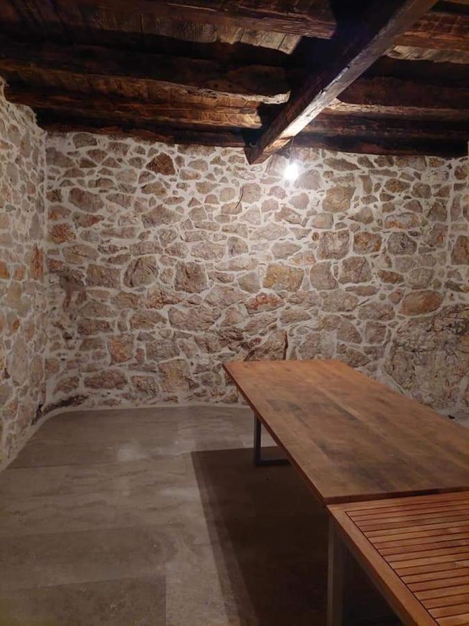 Pavlic 2 Appartement Omiš Buitenkant foto