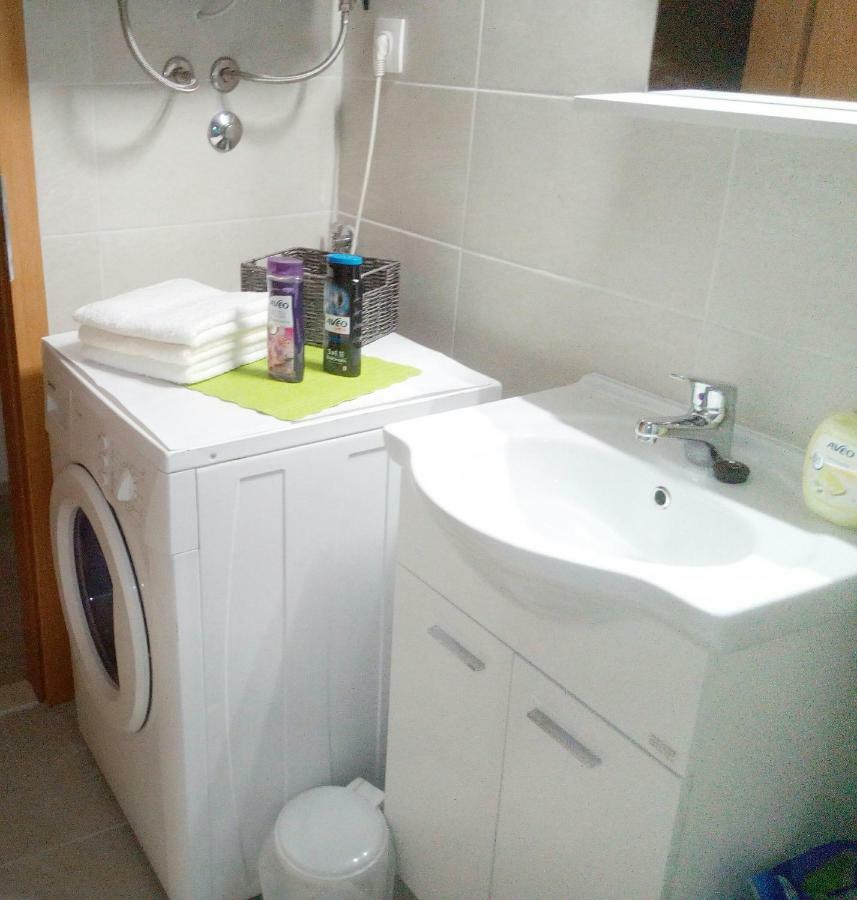 Pavlic 2 Appartement Omiš Buitenkant foto