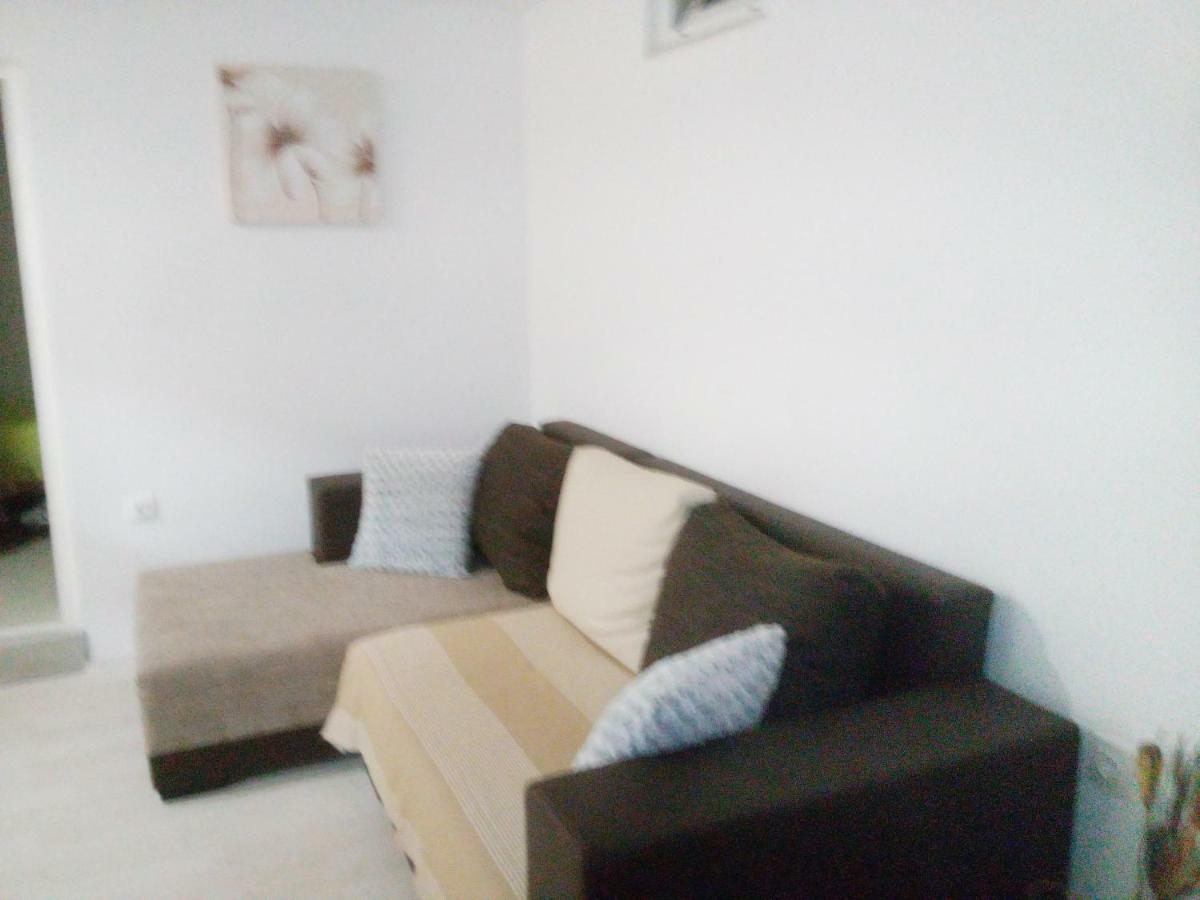 Pavlic 2 Appartement Omiš Buitenkant foto