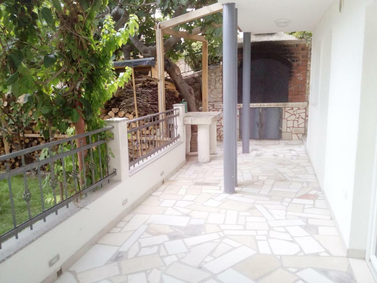 Pavlic 2 Appartement Omiš Buitenkant foto